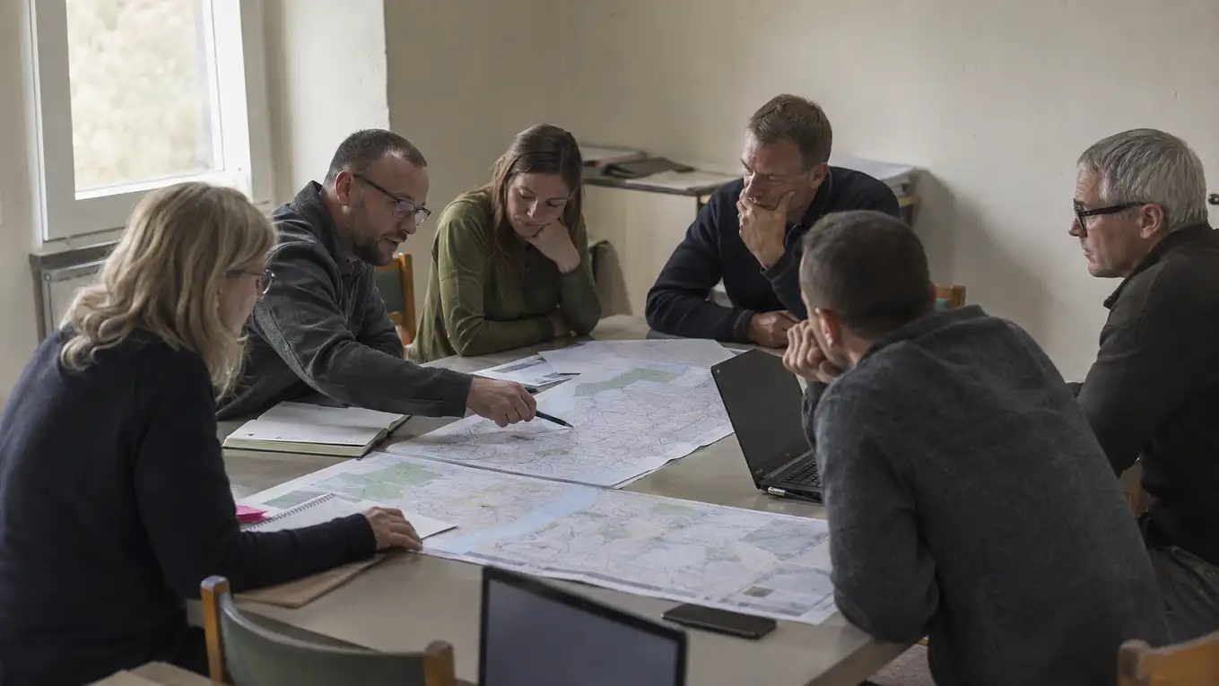 Рабочая группа обсуждает городскую инфраструктуру по карте