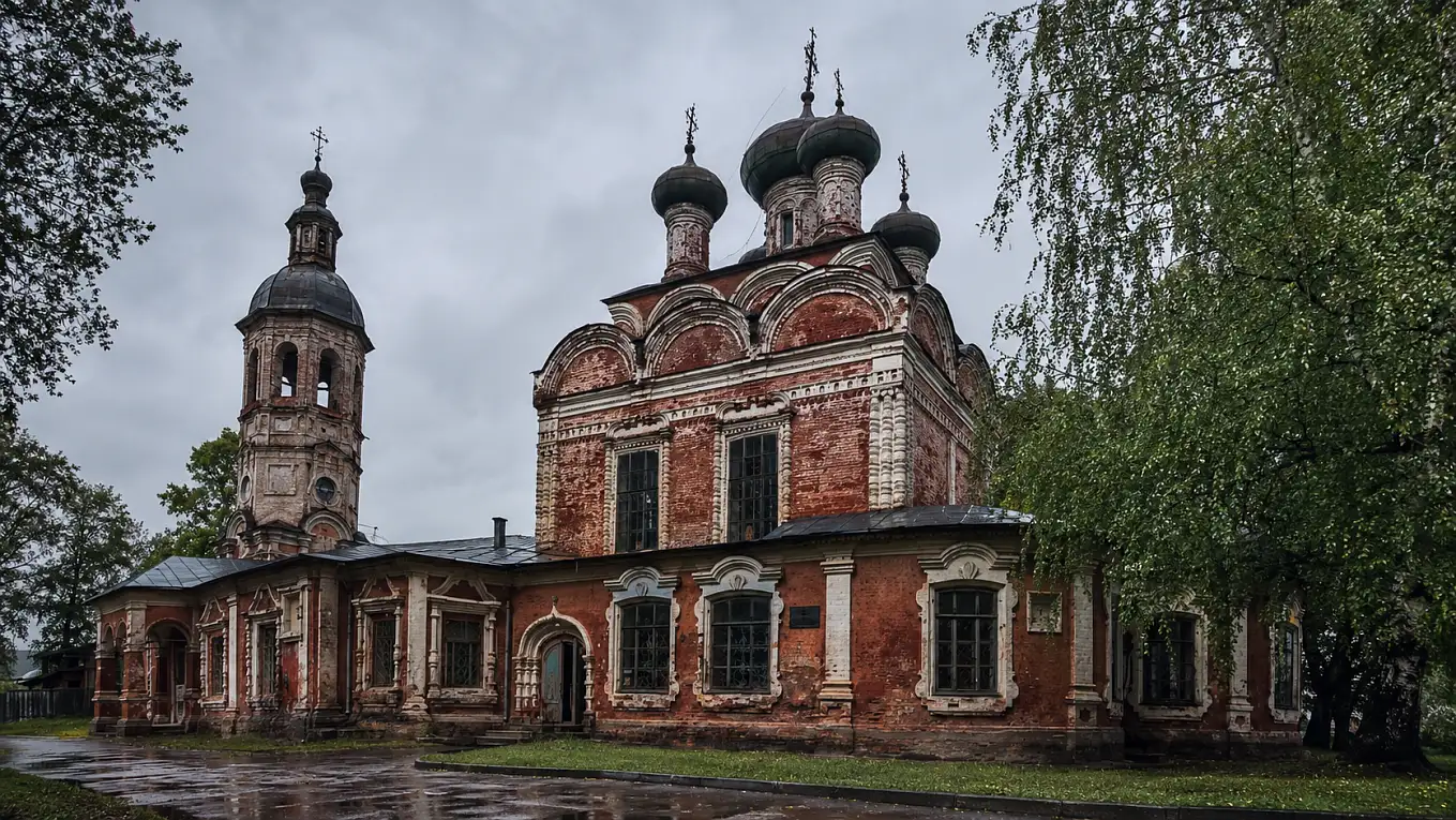 Троицкий собор, в котором работает Осташковский краеведческий музей