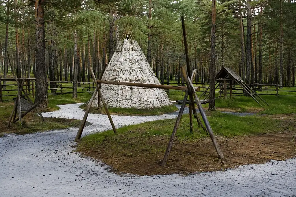 Археологический памятник на тропе