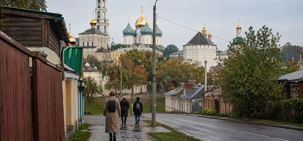 Сергиев Посад за один день: путь от вокзала через город к лавре