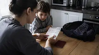 Россияне стали реже ездить в Белоруссию с детьми из-за загранпаспортов