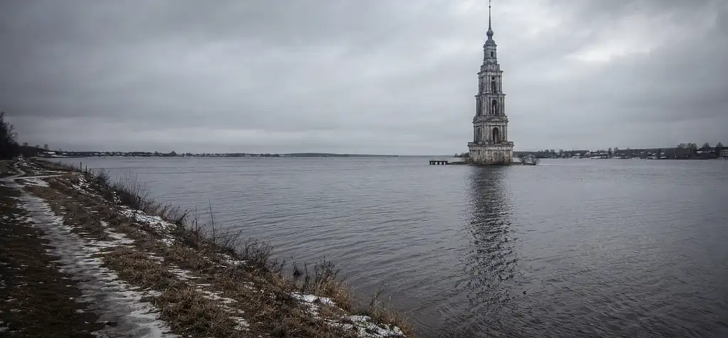 Калязин за один день: колокольня, Волга и маршрут по городу